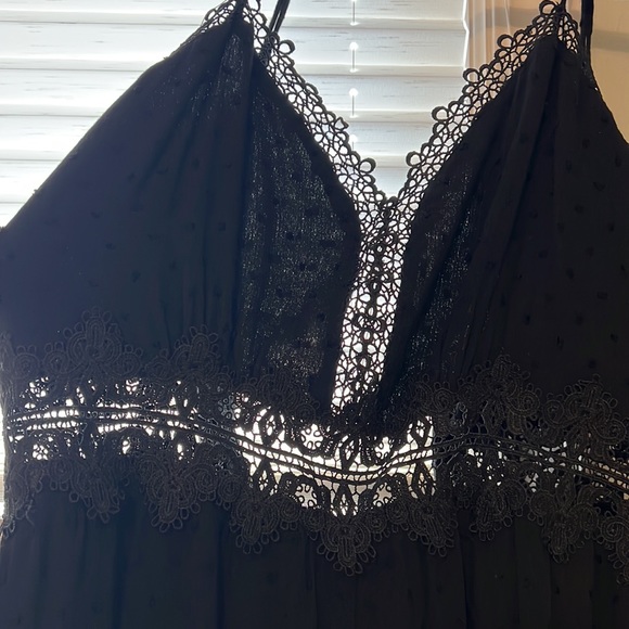 Black lace Lulu’s jumpsuit - Picture 2 of 3